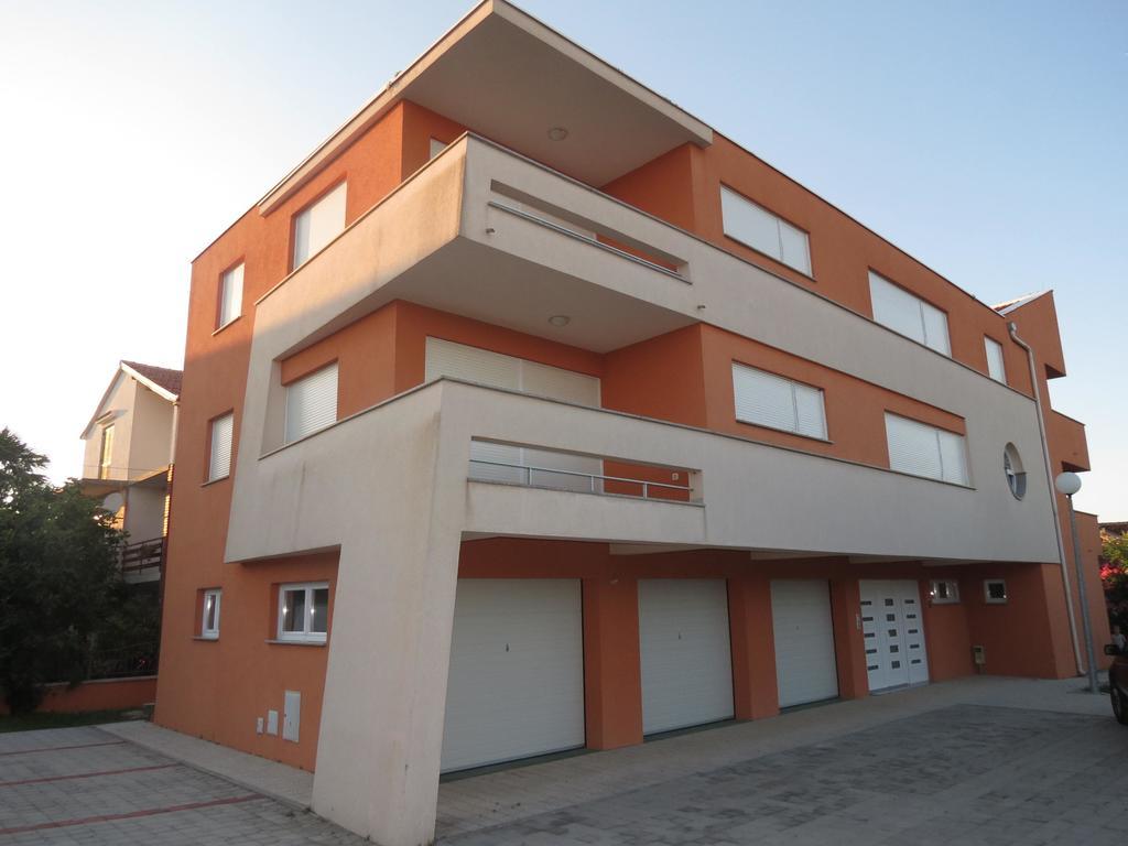 Apartments Nika Sukosan Bagian luar foto